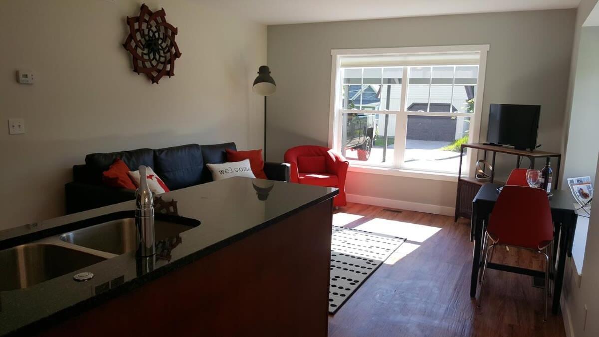 Modern And Pristine Condo -By The Gt Commons Traverse City Exteriör bild