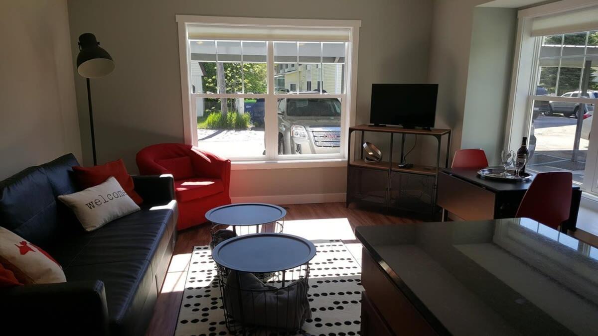 Modern And Pristine Condo -By The Gt Commons Traverse City Exteriör bild